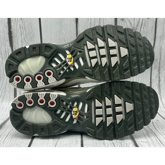 Nike Air Max Plus Phantom Neutral Olive FB9722-001 Men\'s Size 6 New w/ Box
